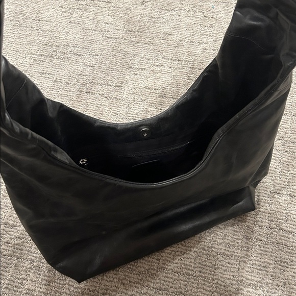 Art-e-ficial Elegant Black Faux Leather Hobo Bag - Picture 2 of 3